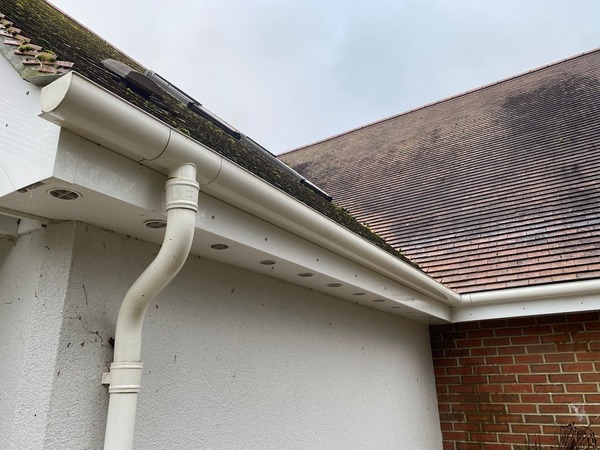 Residential gutter cleaning experts in Wraysbury, Berkshire